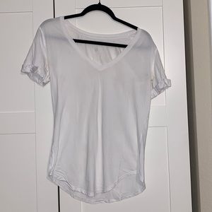 White lululemon t shirt
